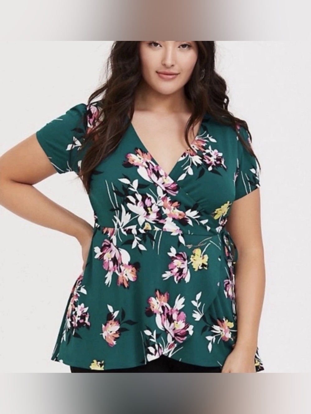 Torrid Studio Knit surplice wrap top in green floral size 00 M/L short sleeve